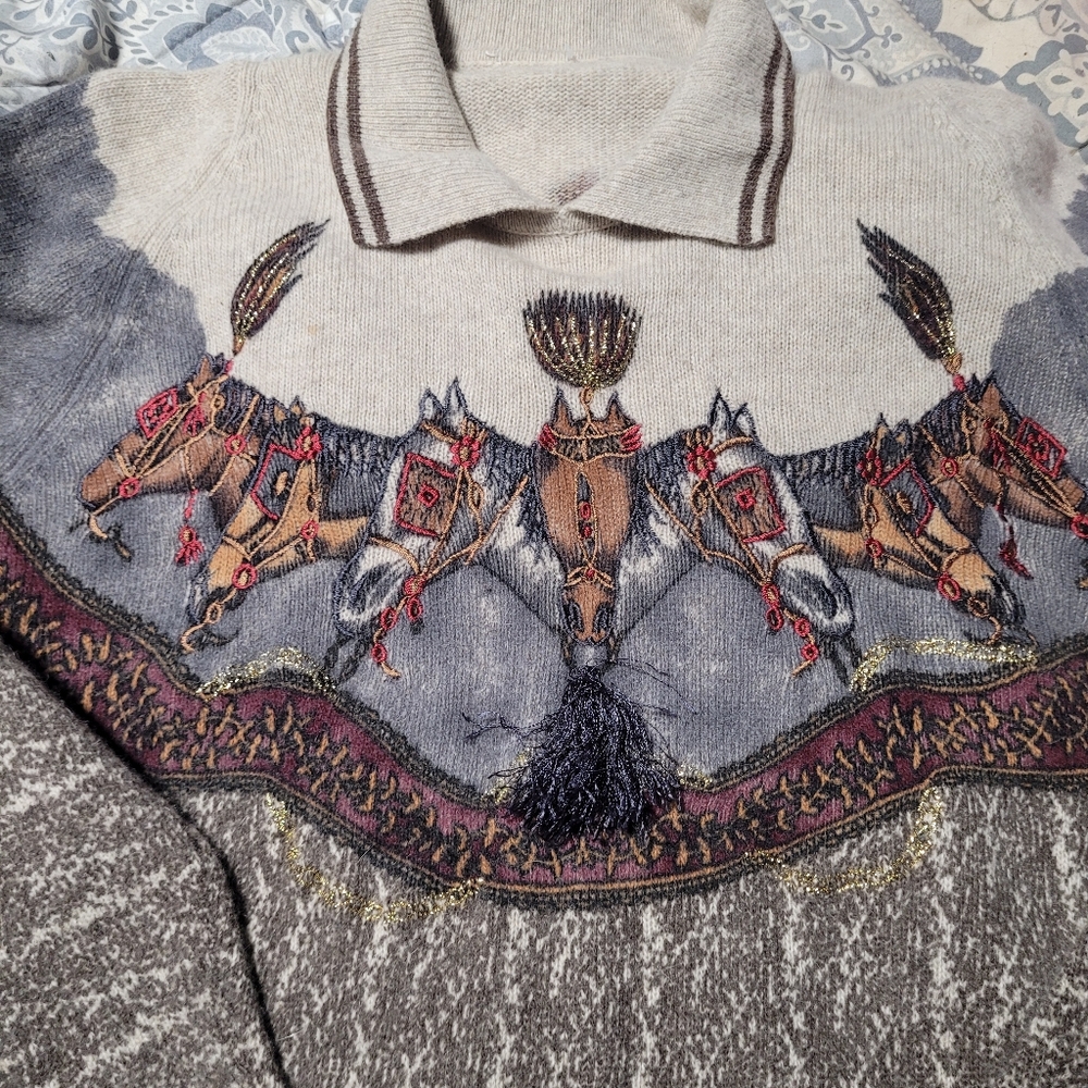 Equestrian Themed Sweater w Horse Design Fun Vintage Wool Blend 21in Wide 26 Lon